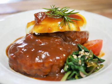 Japon tarzı hamburger biftek