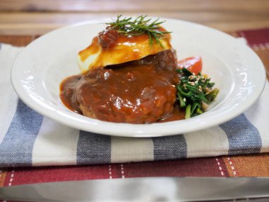 Japon tarzı hamburger biftek