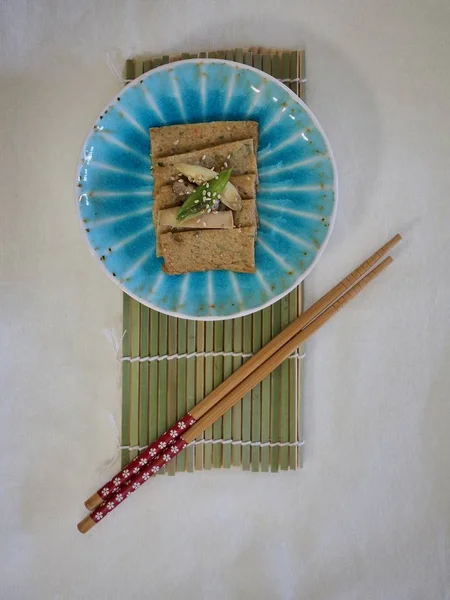 Kore yemeği garnitür kızarmış balık Yapıştır