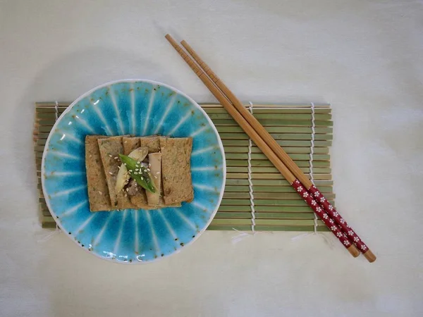 Kore yemeği garnitür kızarmış balık Yapıştır