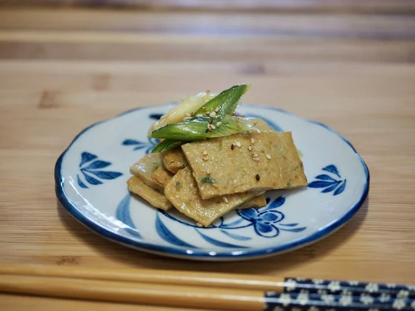อาหารเกาหล างจาน วางปลาทอด — ภาพถ่ายสต็อก