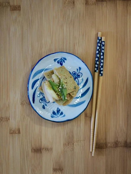 Kore yemeği garnitür kızarmış balık Yapıştır