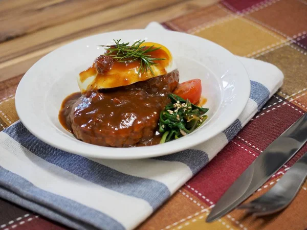 Japon tarzı hamburger biftek