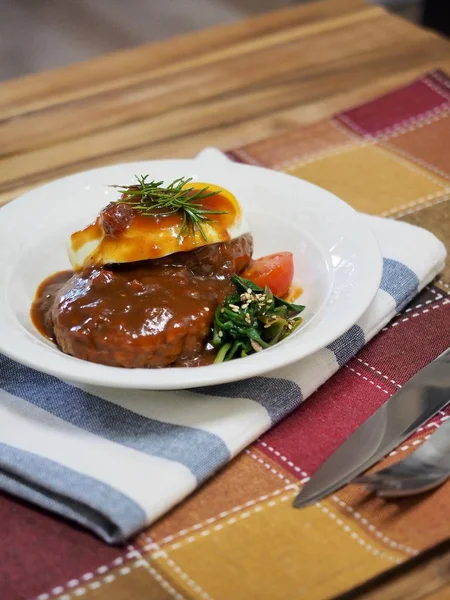 Japon tarzı hamburger biftek