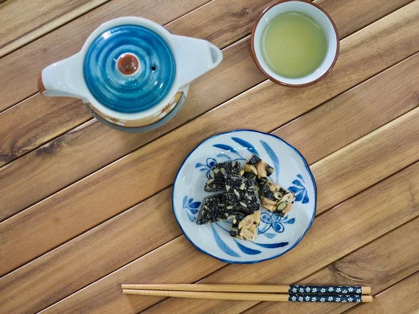 Lanches Tradicionais Coreanos Sweet Ricepuffs Black Sesame Gangjeong Peanut Gangjeong — Fotografia de Stock