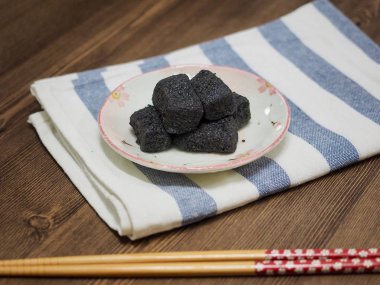 Kore geleneksel yemeği Injeolmi, pirinç keki