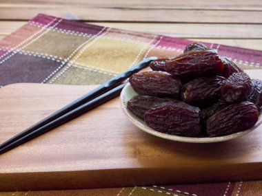 kurutulmuş hurma meyve