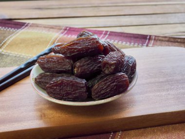 kurutulmuş hurma meyve