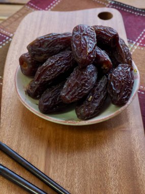 kurutulmuş hurma meyve