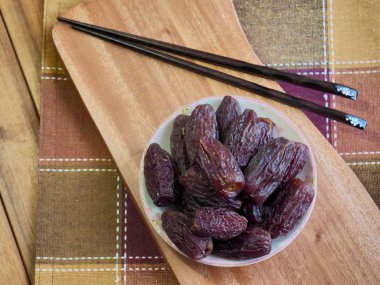 kurutulmuş hurma meyve