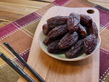 kurutulmuş hurma meyve