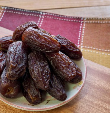 kurutulmuş hurma meyve