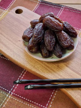 kurutulmuş hurma meyve