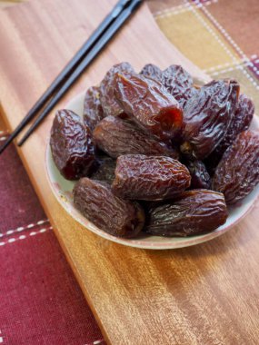 kurutulmuş hurma meyve