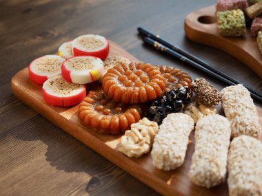 Kore geleneksel tatlılar ve aşçı, Yaksik, Gangjeong, kabarık pirinç, şeker, yugwa