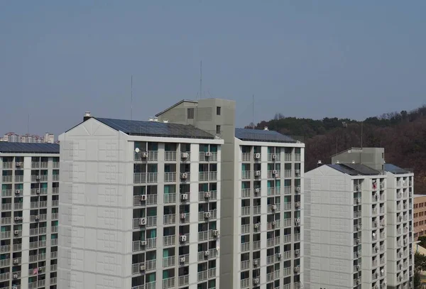 Güneş Panelleri Ile Güney Kore Daire — Stok fotoğraf