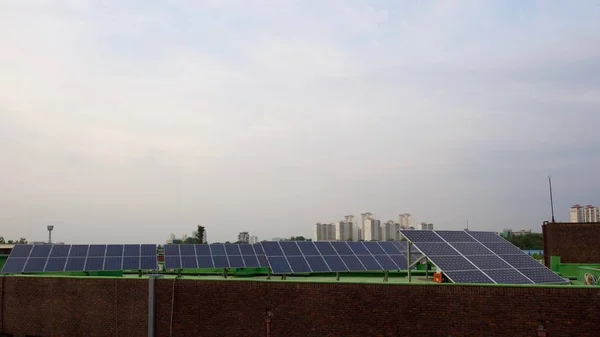 韩国太阳能板屋盖 — 图库照片