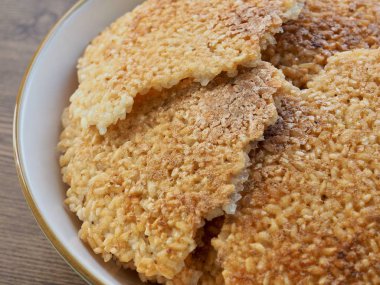 Kore yemeği Nurungji, çıtır pirinç kabuğu.