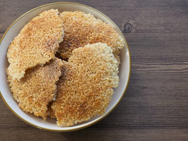 Kore yemeği Nurungji, çıtır pirinç kabuğu.