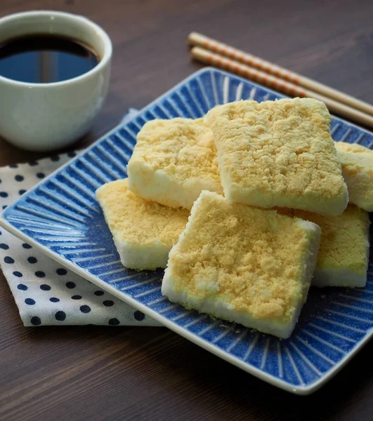 Comida Tradicional Coreana Bolo Arroz Cozido Vapor Amarelo Café — Fotografia de Stock