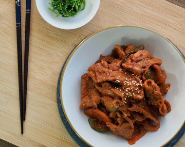 Kore yemeği Jeyuk bokkeum, heyecan-friedspicypork