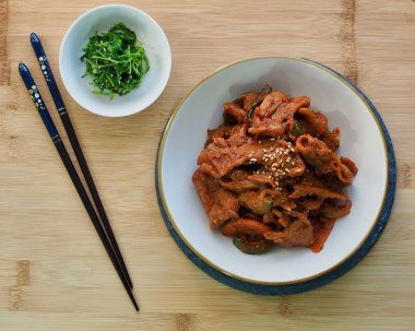 Kore yemeği Jeyuk bokkeum, heyecan-friedspicypork