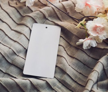 Giyim etiketleri ve Cherry Blossom