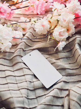 Giyim etiketleri ve Cherry Blossom