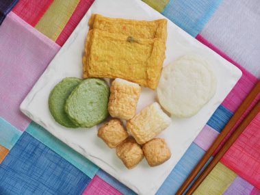 Asya yemeği balık keki, balık ezmesi, eomuk, odeng.