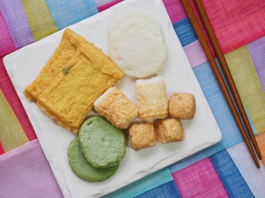 Asya yemeği balık keki, balık ezmesi, eomuk, odeng.