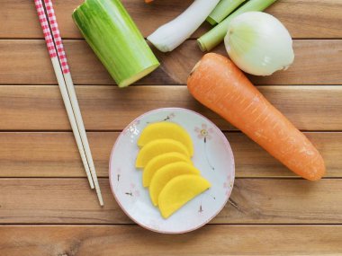 Asya garnitür turşu turp ve sebze