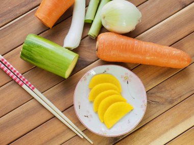 Asya garnitür turşu turp ve sebze