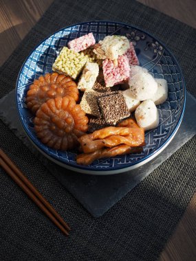 Kore geleneksel tatlılar ve Çerezler, yugwa, yapışkan pirinç keki, gangjeong