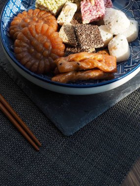 Kore geleneksel tatlılar ve Çerezler, yugwa, yapışkan pirinç keki, gangjeong