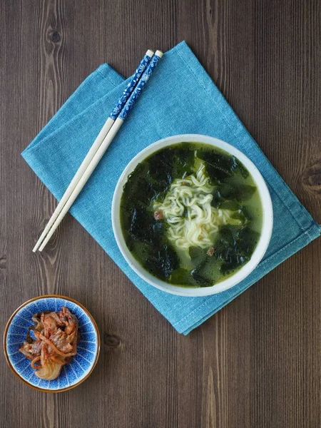 Koreanische Nahrung Algensuppe Ramen — Stockfoto