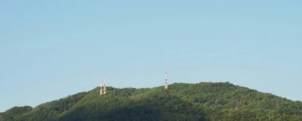 韓国の山々 青い空 清州市 — ストック写真