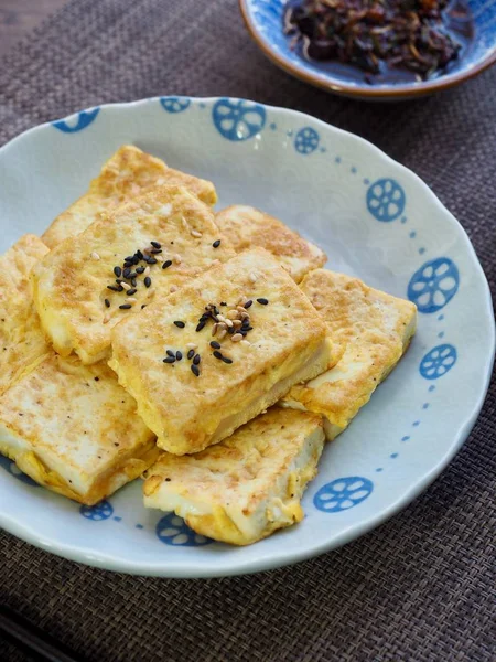 アジア食品豆腐ディップ ブロッコリー しょうゆ — ストック写真
