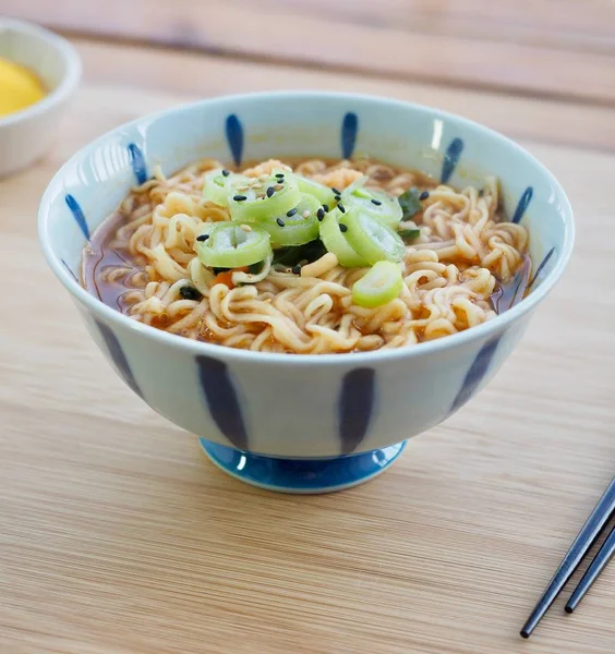 Ramen Segera Sajikan Makanan Asia — Stok Foto