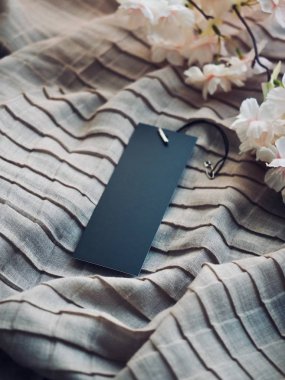 Giyim etiketleri ve Cherry Blossom