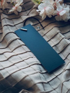 Giyim etiketleri ve Cherry Blossom