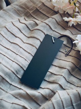 Giyim etiketleri ve Cherry Blossom