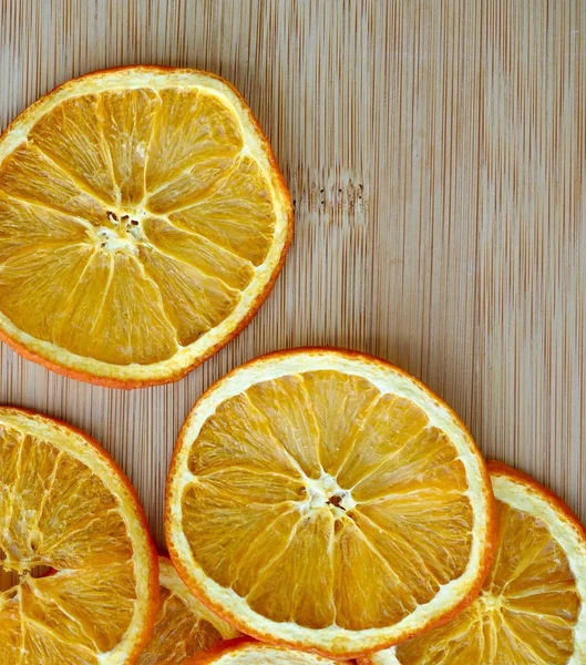 Дерев Яний Фон Дошки Висушеним Апельсином — стокове фото