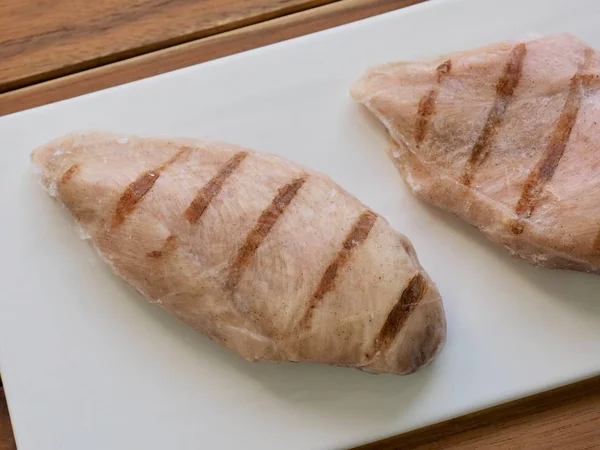 Donmuş Kızarmış Tavuk Göğsü Dondurulmuş Gıda — Stok fotoğraf