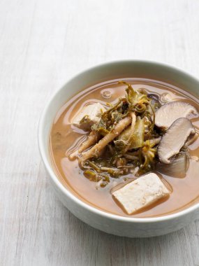 Shepherd 'ın çantasındaki soya fasulyesi çorbası.