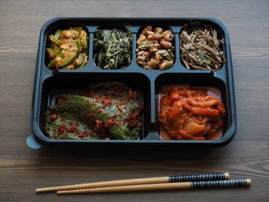 Kore geleneksel yan yemekler, fıstık, susam yaprağı, squash Bracken, Kimchi