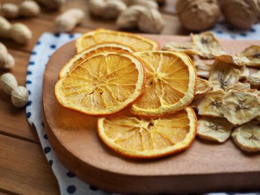 Kurutulmuş meyve ve fındık