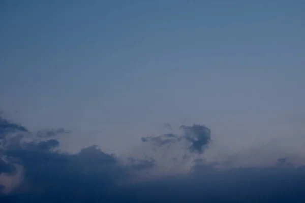 Sonnenuntergangslandschaft Mit Himmel Und Wolken — Stockfoto