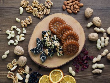 Kore geleneksel tatlılar ve kurabiye ve Fındık Mix, gangjeong, Yakgwa, Bal Çerez 