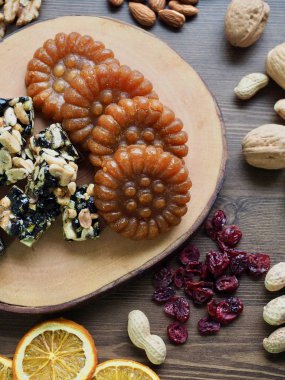 Kore geleneksel tatlılar ve kurabiye ve Fındık Mix, gangjeong, Yakgwa, Bal Çerez 