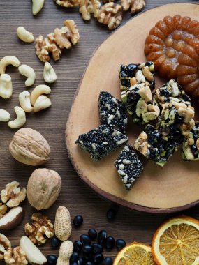 Kore geleneksel tatlılar ve kurabiye ve Fındık Mix, gangjeong, Yakgwa, Bal Çerez 